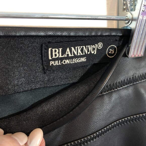 Blank NYC Black faux leather Pull on Legging 25 - Picture 2 of 6